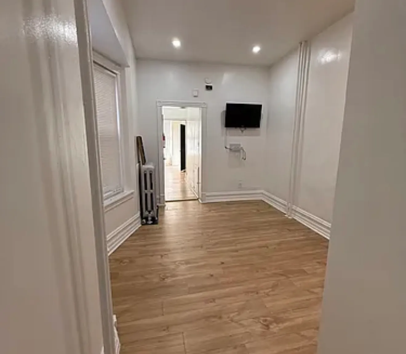 1017 Washington St — Photo 2