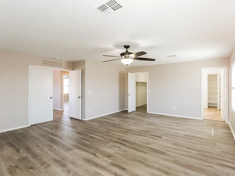 2213 E 35th Ave — Photo 10