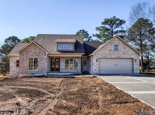 251 Deer Run Cir, Rogersville, AL 35652