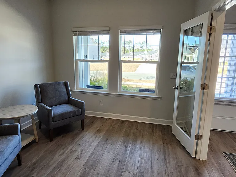 825 Descartes St — Photo 4