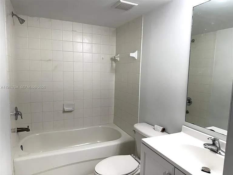 1260 SE 28th Ct #104 — Photo 9