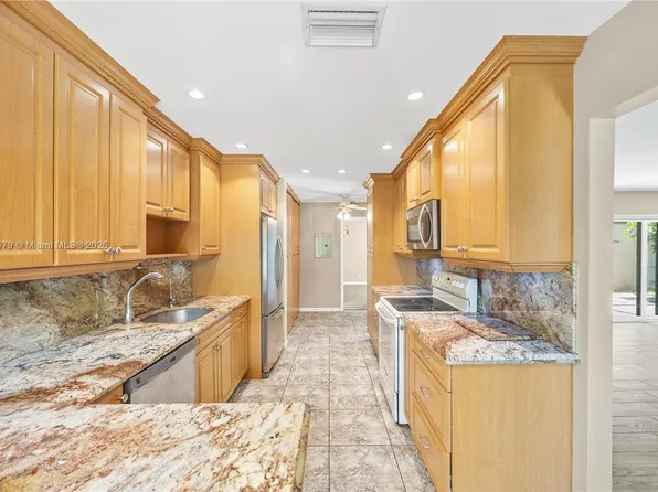 2717 Carambola Cir N #17101, Coconut Creek, FL 33066