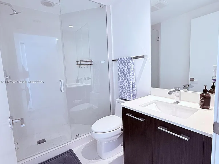 55 SW 9th St #4003 — Photo 10