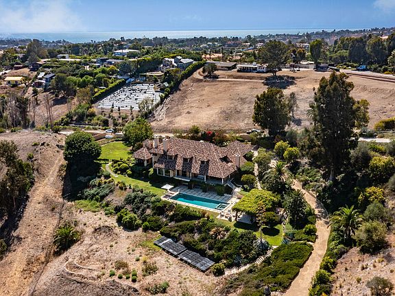 3rd image of 5908 Zumirez Dr