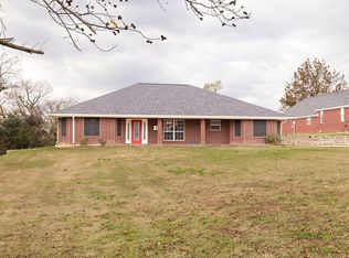 1305 N 10th St, Honey Grove, TX 75446