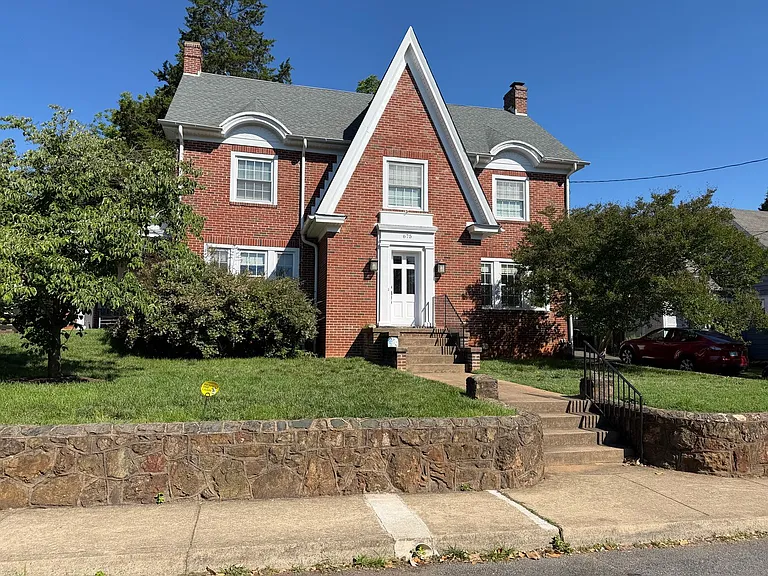 675 Evergreen Ave — Photo 1