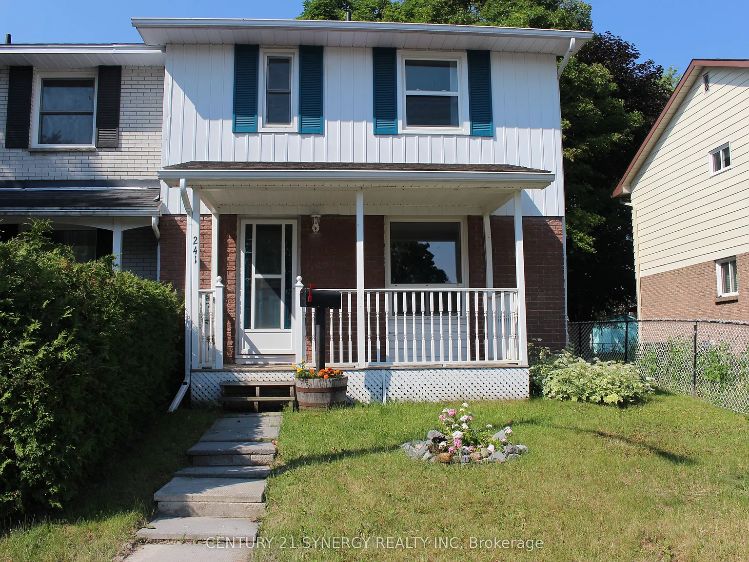3 bed, $2,400 — Photo 1
