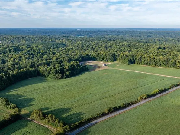 501 Racefield Dr, Toano, VA 23168