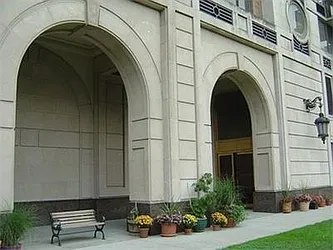 Rented by R New York