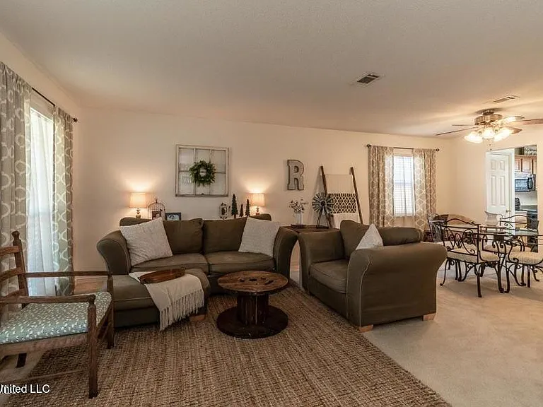 16222 Saddle Dr — Photo 5