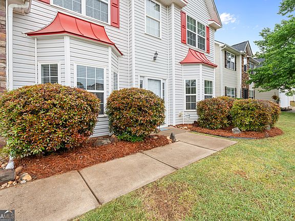 5th image of 202 Summergate Ln