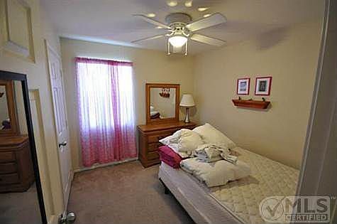 5th image of 824 N Beckley Ave