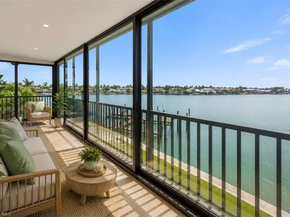 222 Harbour DR #301, NAPLES, FL 34103