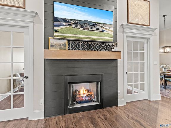 5th image of 26149 Woodfield Dr