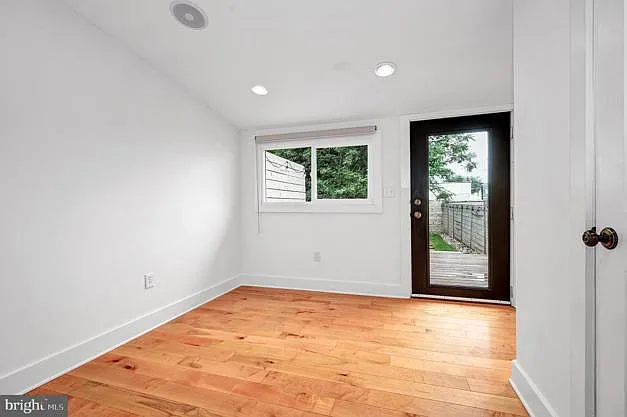 3513 Chestnut Ave — Photo 8