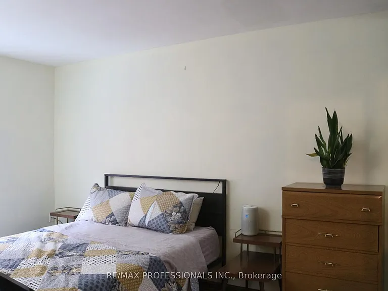 836 Concession St #206 — Photo 11