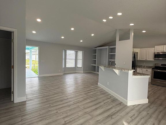 5th image of 442 SW Jeanne Avenue