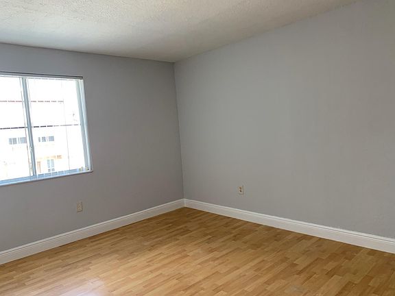 3rd image of 1150 NW 124th Ave