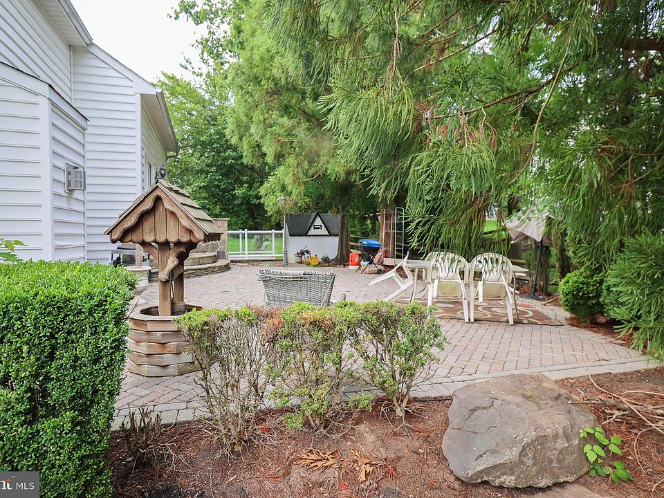 2nd image of 47436 Middle Bluff Pl