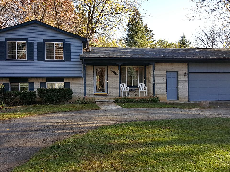 1st image of 3557 Woodview Ave