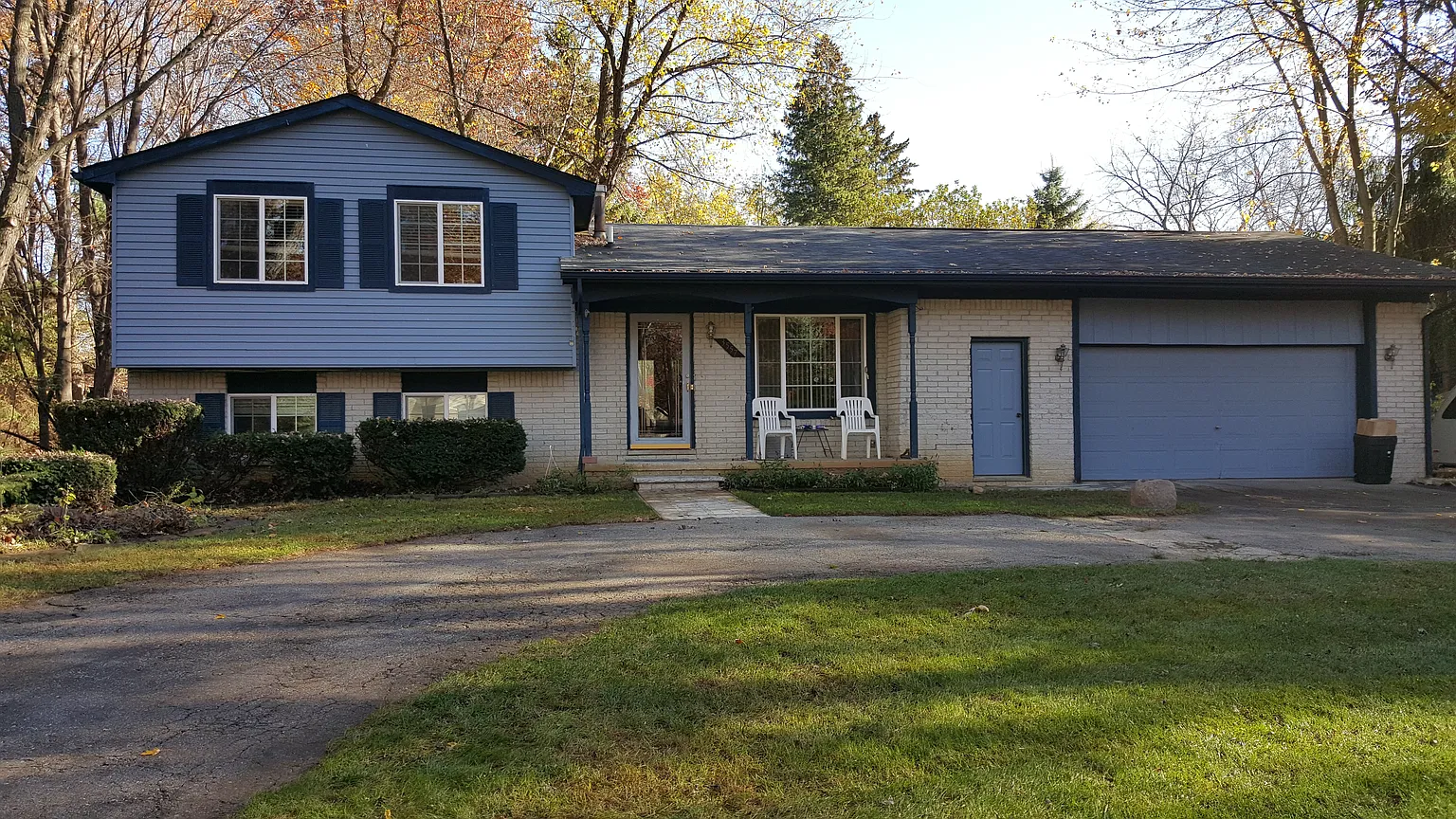 3557 Woodview Ave photo 1