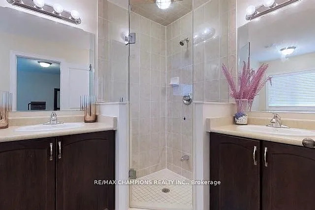64 Pennycross Cres — Photo 10