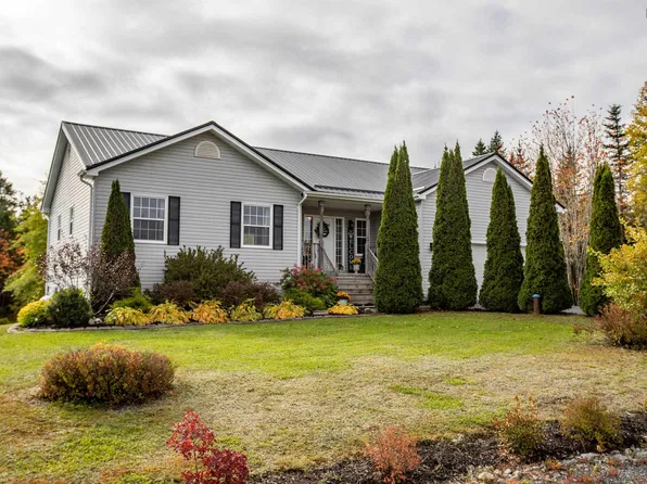 397 Rochester Dr, Hammonds Plains, NS B4B 1V7