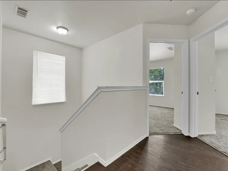 338 Castleridge Dr #B — Photo 8