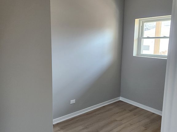 5th image of 3337 W Pierce Ave #1
