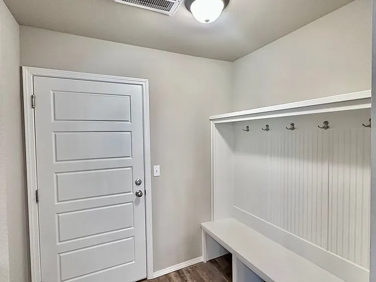 3706 S 13th Pl — Photo 11