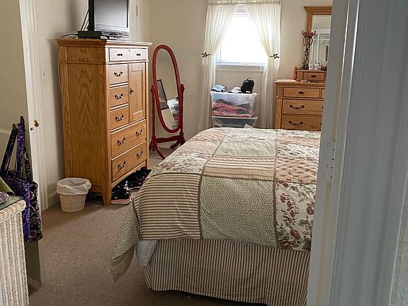 Main bedroom with closet