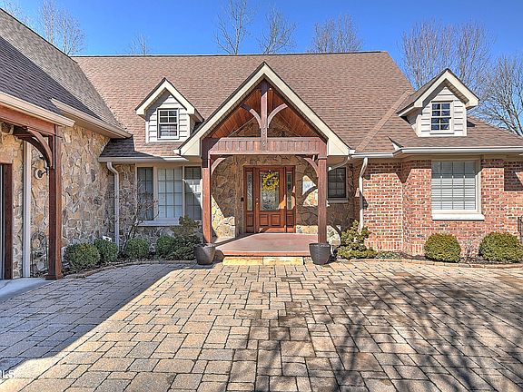 4th image of 3016 Vicksburg Rd