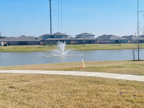 3rd image of 3503 Lake Landing Ln