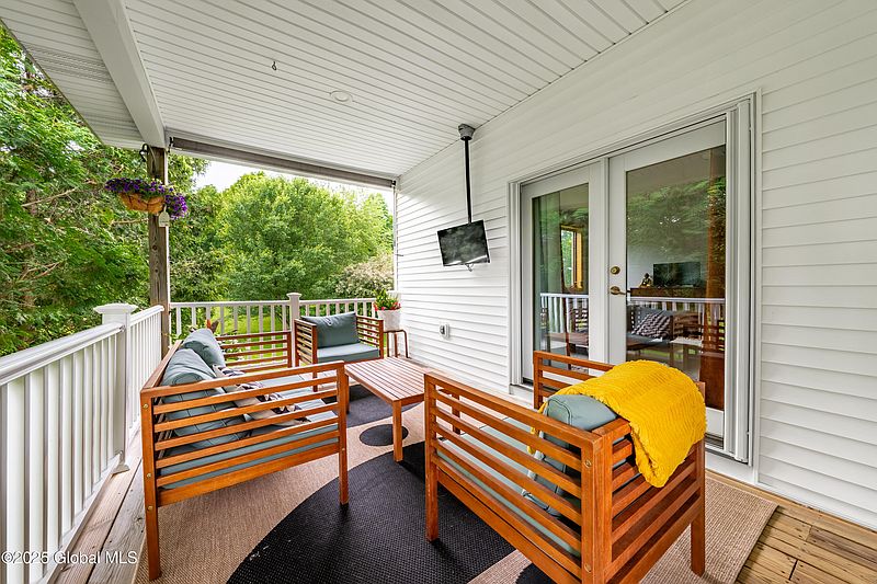 4th image of 337 Weatherwax Road