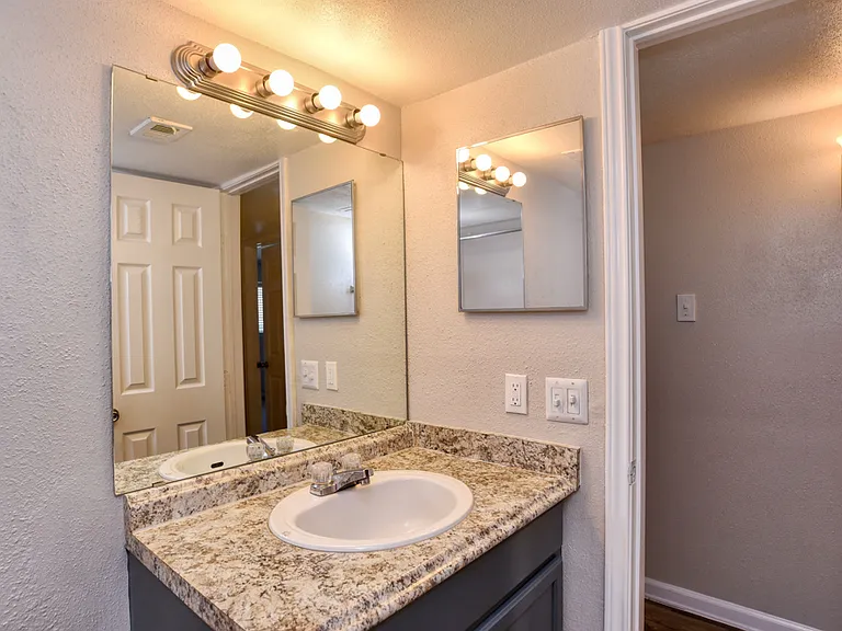 The Heights at Post Oak — Photo 67