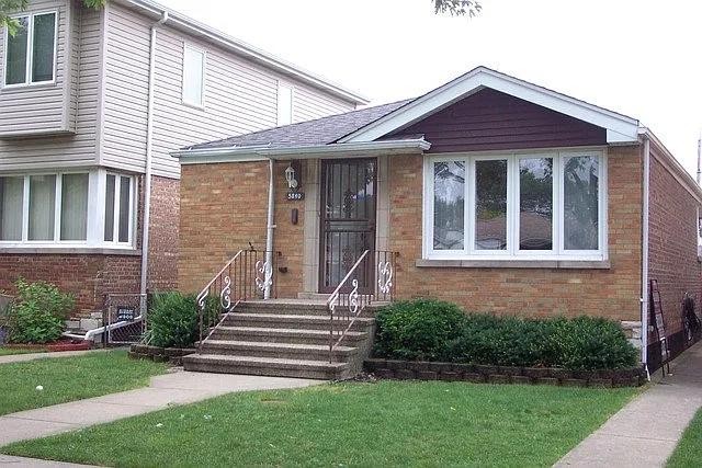 5840 S Neenah Ave photo 1