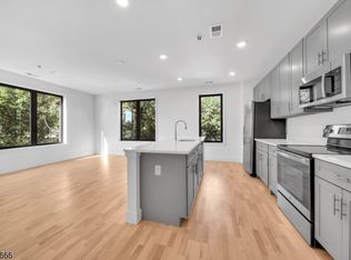 1037 Amboy Ave #202, Edison, NJ