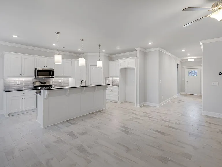 500 Piper Ln — Photo 9