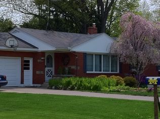 1104 Lynden Rd, Holland, MI 49423