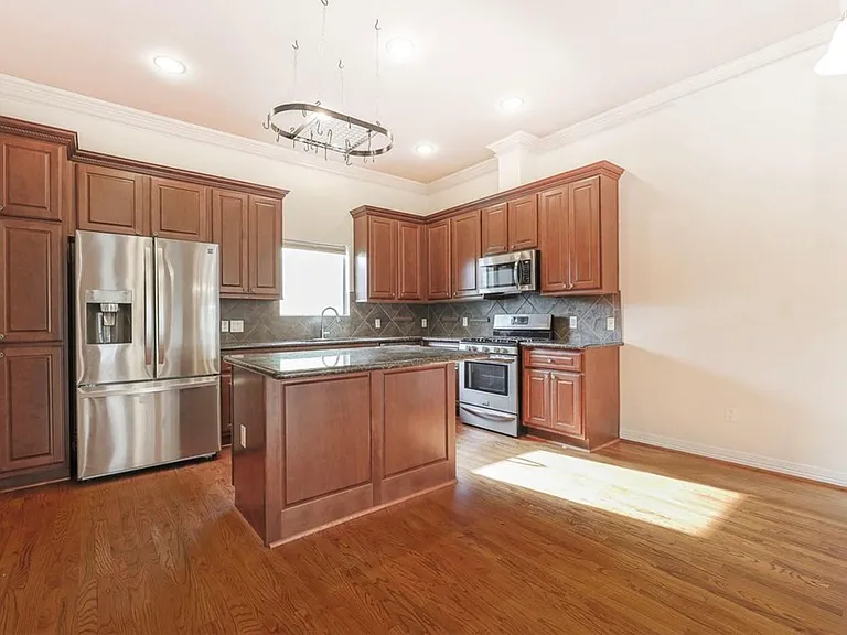 5345 Live Oak St — Photo 3