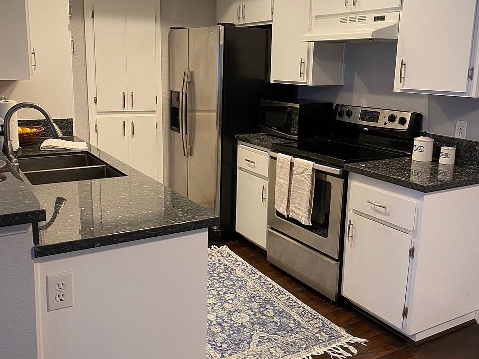 Upgraded kitchen with granite countertops