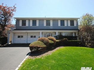 2144 Illona Ln, Merrick, NY 11566