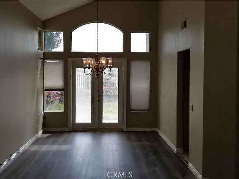 424 Dylan Dr — Photo 4