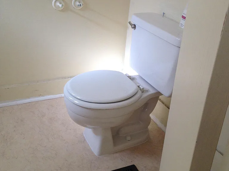 3212 Seward St — Photo 5