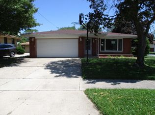 18343 Rose St, Lansing, IL 60438