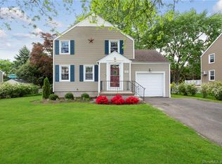 297 Reeds Ln, Stratford, CT 06614