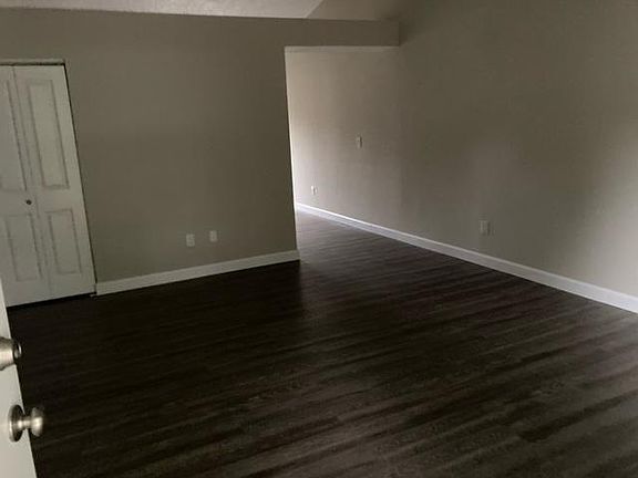 3rd image of 501 Pepperhill Ct #501