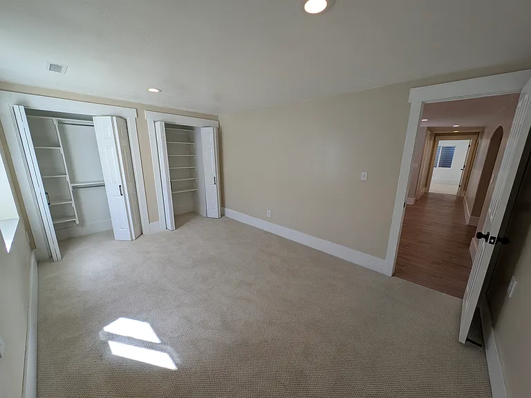 8743 N Franklin Dr — Photo 48