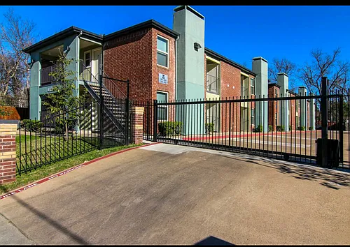Monarch Place Photo 1