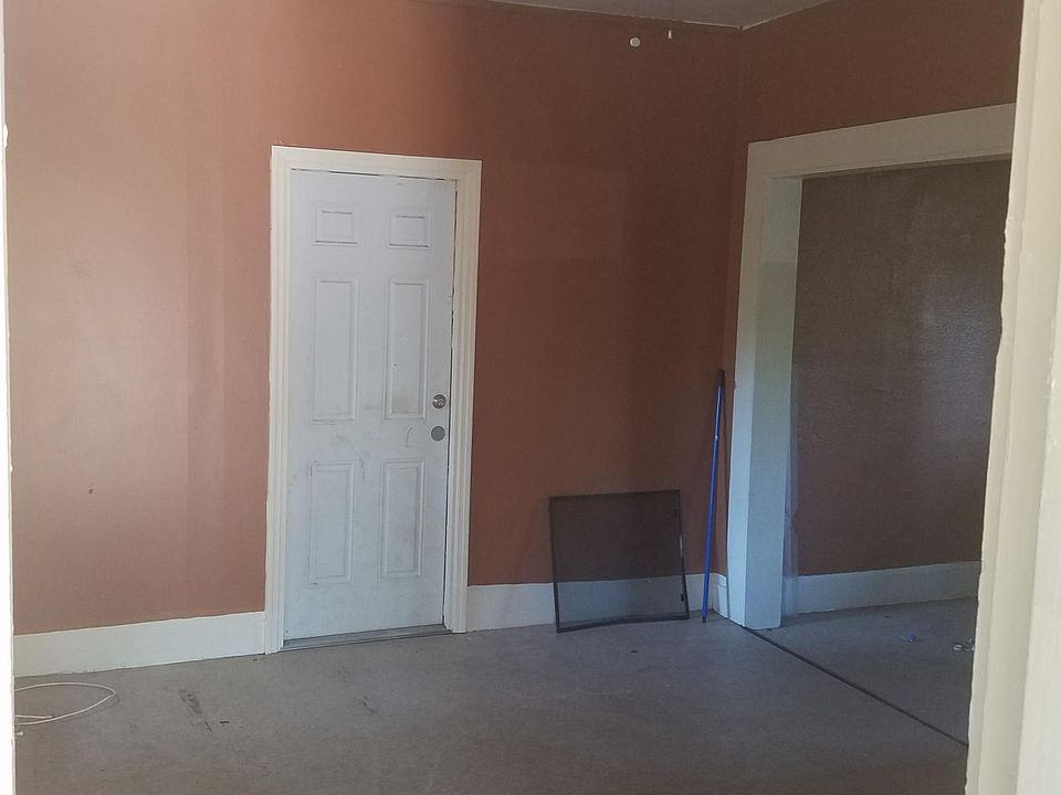 2nd image of 2135 44th St S #1
